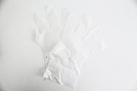 Перчатки для защиты рук от токсинов при работе со смолой